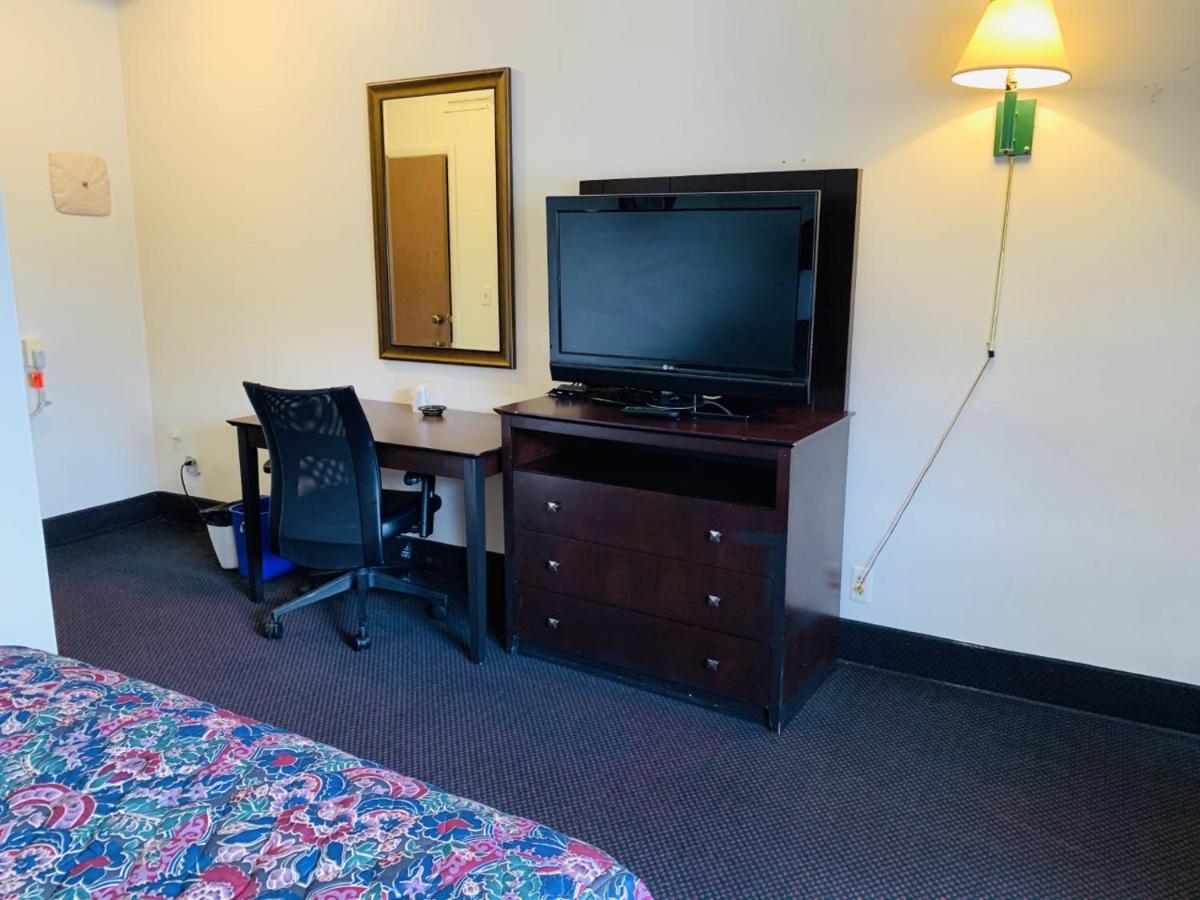Express Inn Lakehurst Bagian luar foto